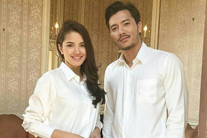 Rakaman Video Fattah dan Fazura Gelak Besar Tengok Komen Netizen Dekat Internet,Gelak Sampai Nangis Fazura