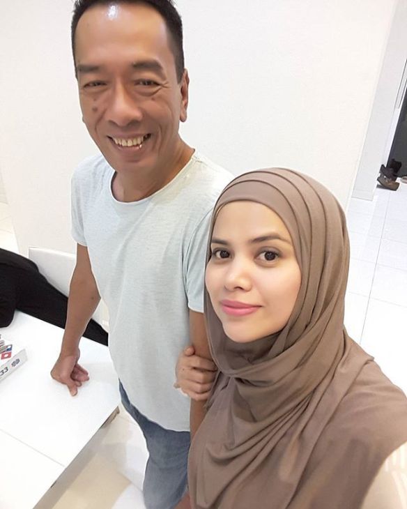 Alahai Nampak Sweet Betul Datuk Ramli MS Bila Dia Mengusik dan Menyakat Isteri Waktu Buat Live Video