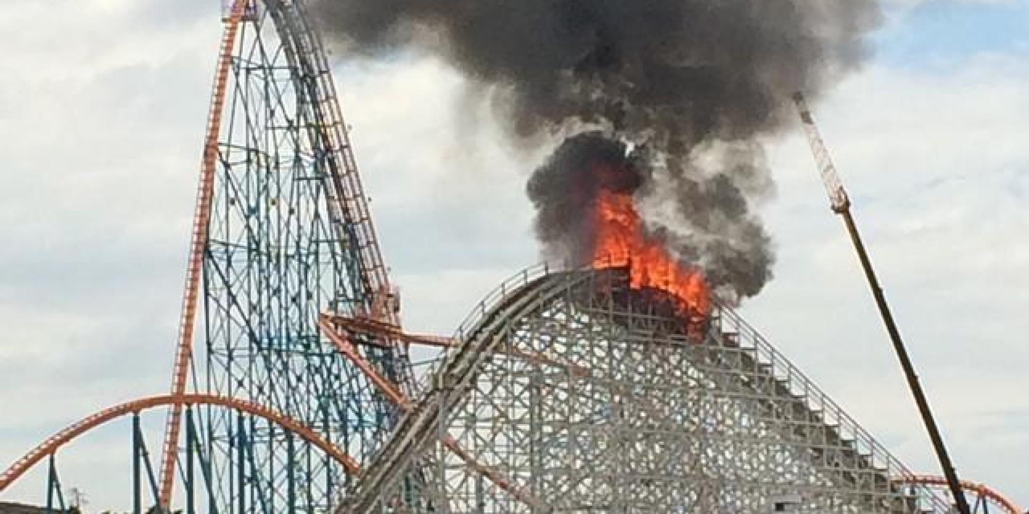 Kerana Mampu Mengundang Maut,Kesemua Roller Coasters  Ini Telah Diban Dan Di larang Naik Oleh Sesiapa Pun