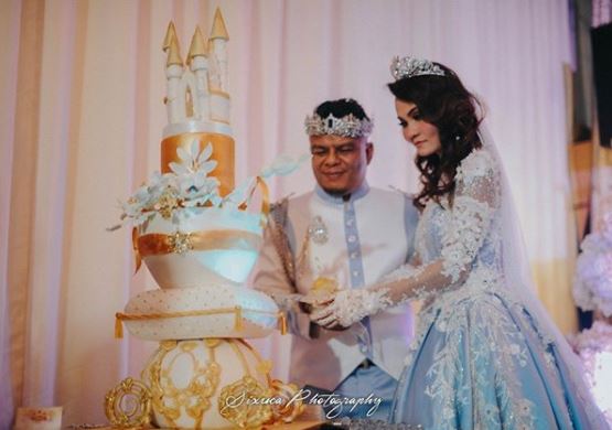 [7 Foto] “Macam Prince Charming Dan Cinderella…” -Sweetnya Tauke Jambu Di Malam Resepsi…