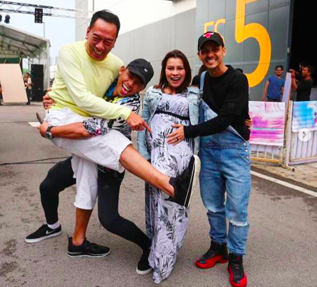 Jihan Muse Muat Naik Foto Sweet Bersama Suami, Lihat Komen Nakal Dato’ Ramli MS