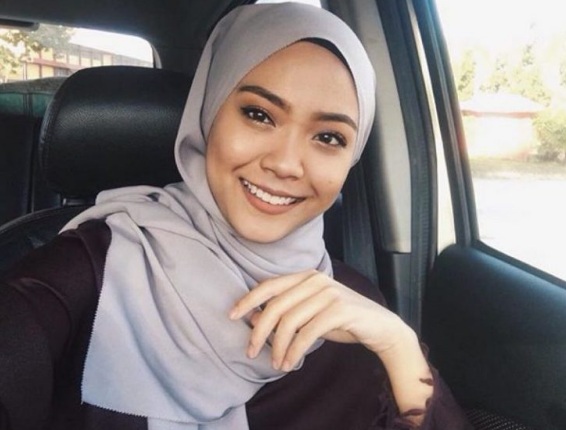 “Cantiknyer Anak Dara Aunty,Saya Nak Jadi Menantu Boleh?”-Artis Dengan Anak Dara Cantik,Buat Ramai Netizen Lelaki Terpikat