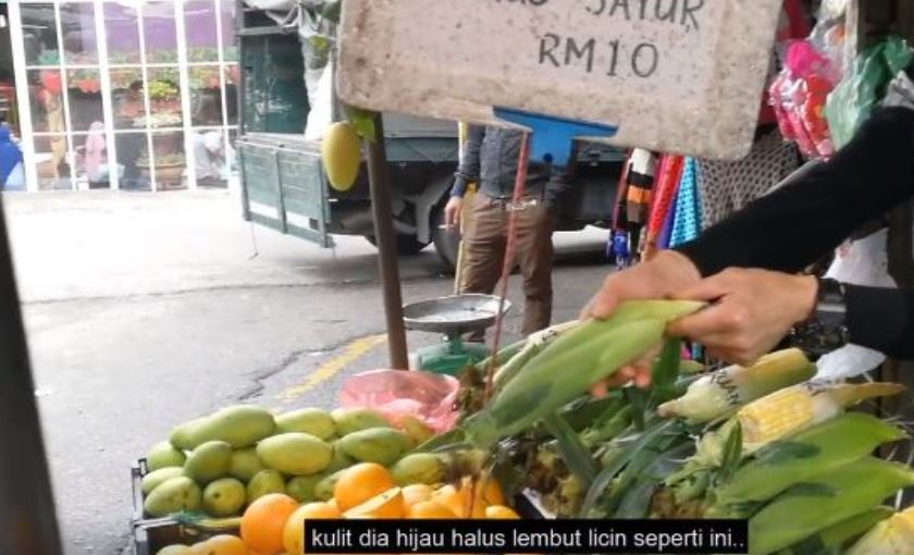 (VIDEO) Peniaga Ini Dedah 2 Cara Untuk Kenal Pasti Jagung Tiruan Yang Dijual Di Cameron Highland…