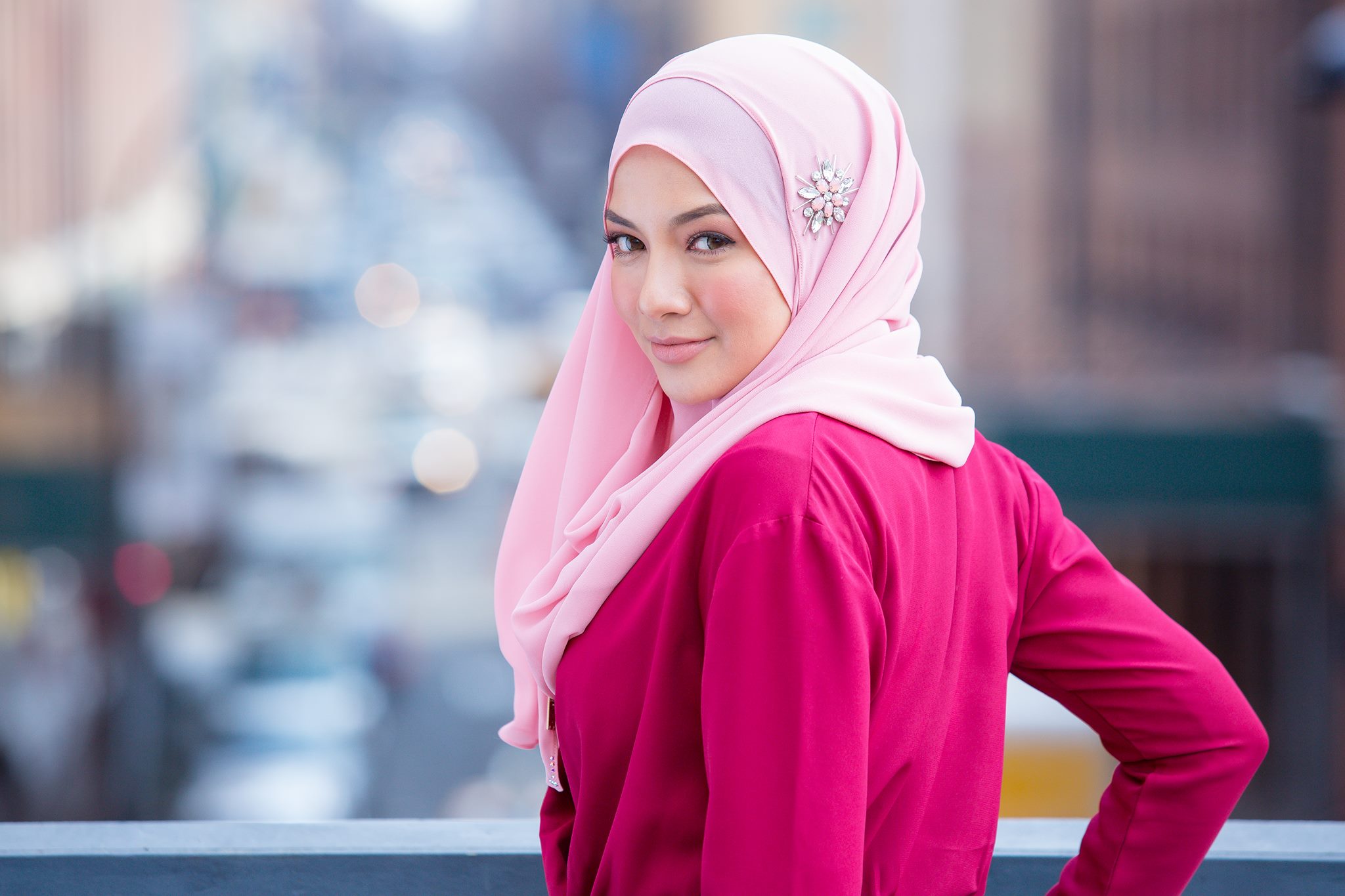 Bila Dengar Bahasa Kelate Neelofa Dengan Uqasha,Siapa Yang Lebih Best dan Lebih Power