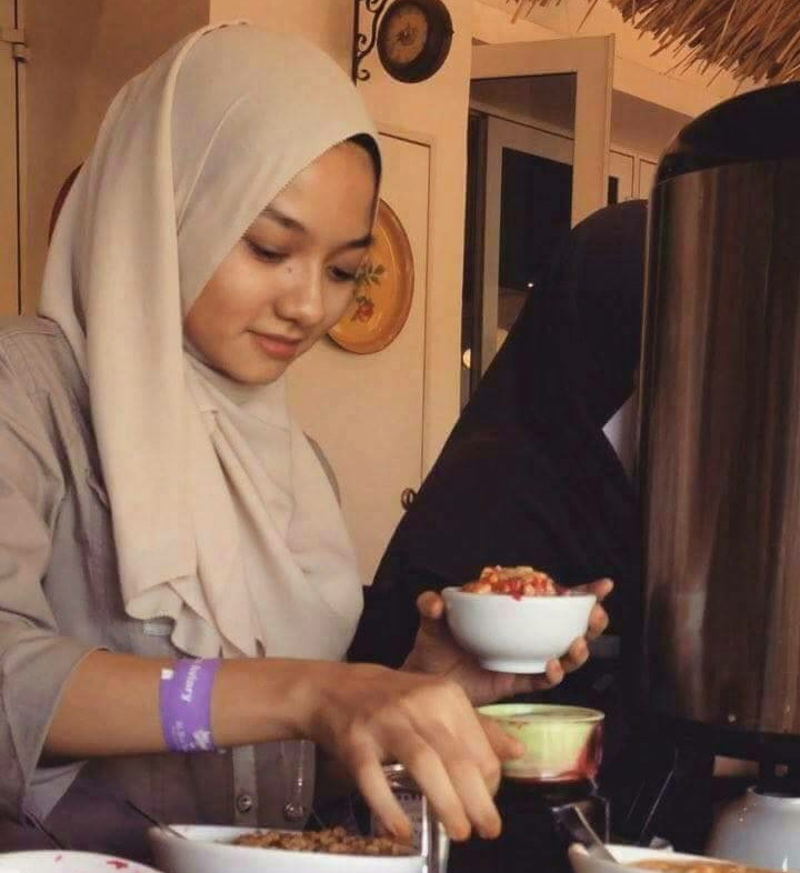 Dulu Pernah Rasa Bangga Bila Orang Cakap Muka Sama Macam Neelofa,Sekarang Rasa Malu Dan Segan Pula