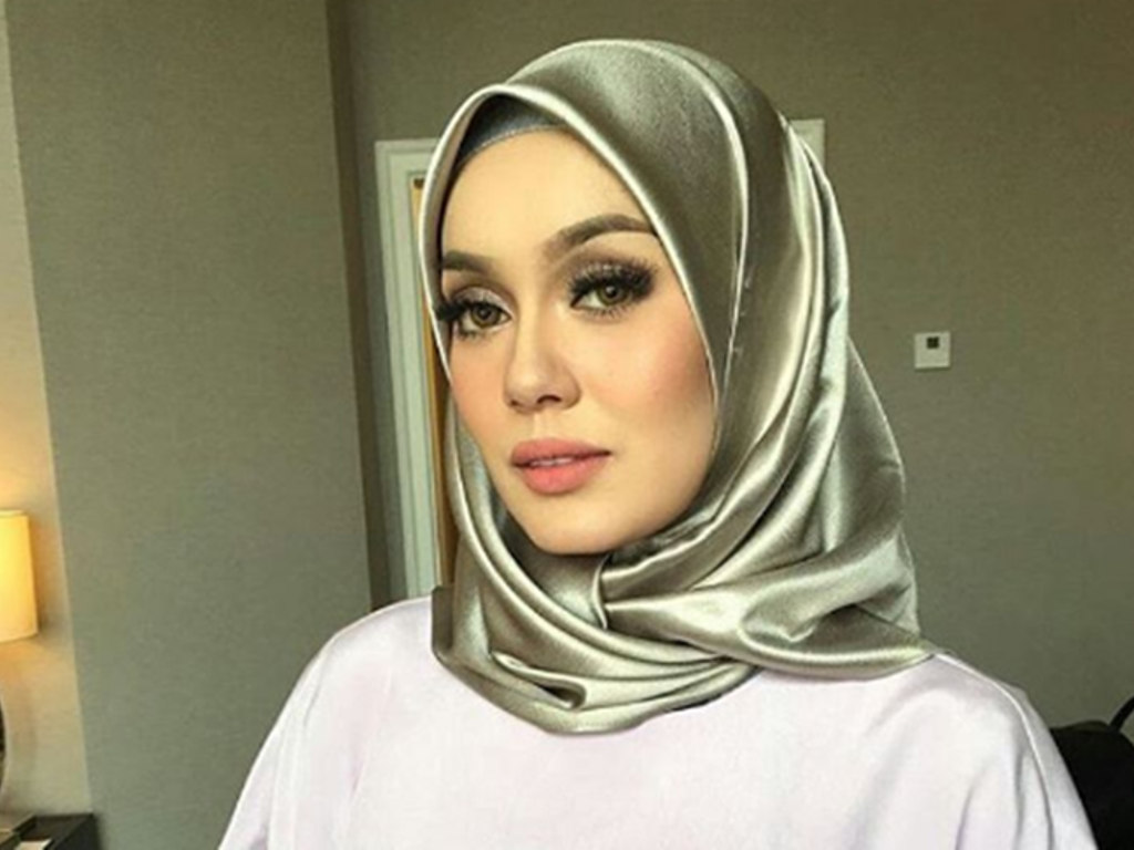 Bila Dengar Bahasa Kelate Neelofa Dengan Uqasha,Siapa Yang Lebih Best dan Lebih Power