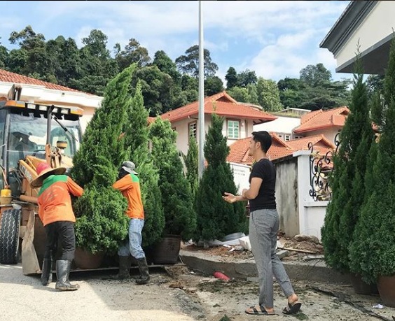 “Aku Pelik Dengan Jutawan Sorang Nie,Kenapa Tak Bawak Tikar Mengkuang Sekali?”-Bawa Periuk Nasi Pergi Mall,Aliff Syukri Dikatakan Makin Aneh