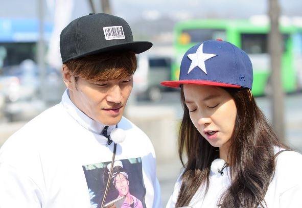 “Ya,Ada Kemungkinan Mereka Memang Betul-betul Punya Hubungan Istimewa”-PD Runningman Tampil Membuat Pengakuan Status Hubungan Ji Hyo dan Jong Kook