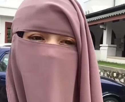 “Saya Tiada Hak  Untuk Menyekat Tapi Dengarlah Suara Hati Saya”-Khairiah Sedih Lakonannya Terbuka Aurat Masih Tersiar