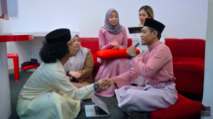 ‘First Time Artis Parodi Diri Sendiri’ – Khai Bahar Mic Terbalik Lagi? Parodi Meletop Ini Buat Ramai Terhibur