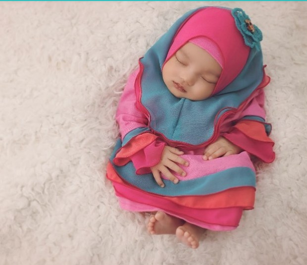 Anak Sulung Baru Usianya 30 Hari,Mawar Dan Fizo Umum Maryam Akan Jadi Model Cilik Tudung Fareeda