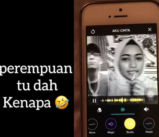 Lawak Betul Perempuan Nie Nyanyi,Sebiji Macam Aura Suara Budak Manja Nak Makan Cendol Hari Tue