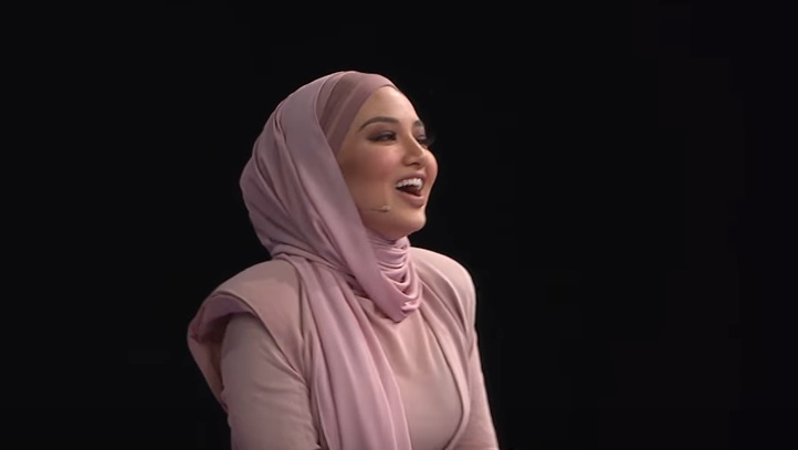 Sambut Hari Lahir Neelofa Sebelum Masuk Umur 30 Tahun Di Set Meletop,Semua Yang Datang Macam Kena Rasuk