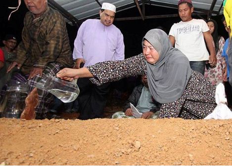 “Tenanglah Dikau Disana…” -Maut Terkena Bilah Pemotong Rumput, Jenazah Nur Afini Selamat Dikebumikan