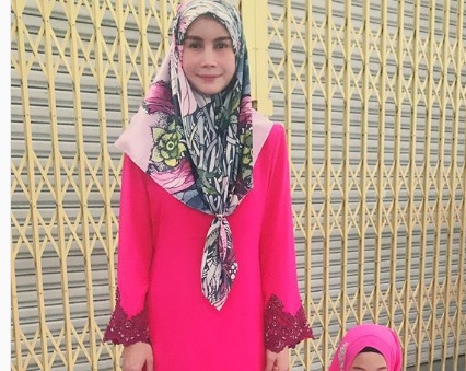 “Awat La Berhijab,Kan Lebih Afdal Bersongkok Atau Berserban”-Sajat Pakai Tudung,Netizen Tetap Kecam Dengan Komen Pedas