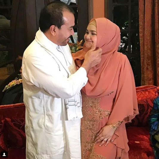 “Tahulah Nak Dapat Baby, Tapi Jangan Tunjuk Boyot Tu..”-Dato Siti Nurhaliza Dikritik Teruk Kerana Tayang Baby Bump