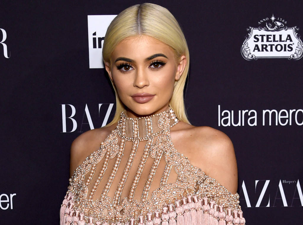 Kecoh Netizen Bila Kylie Jenner Mengaku Sorok Berita Mengandung. Tiba-tiba Sudah Melahirkan. Apa Sudah Jadi?