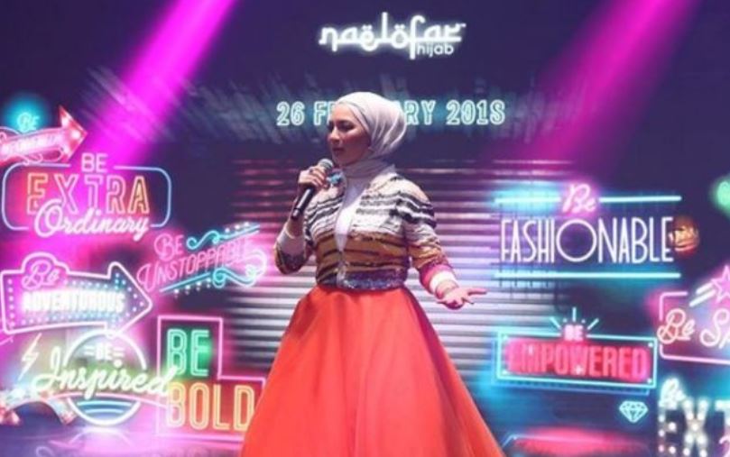 Kontrak Neelofa Sebagai Duta Kad Muslimah Sebuah Bank Ditamatkan Gara-Gara Kontroversi. Betul Ke?