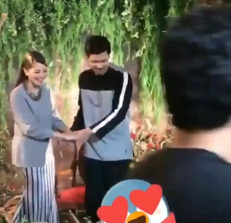 Rakaman Video Fattah Amin Cium Pipi Fazura Berkali-kali Jadi Viral,Buat Peminat Fanatik Mereka Cair Hati