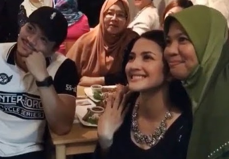 “Patutlah Disayangi Mertua Dan Orang Ramai,Tengoklah Macam Mana Sikap Fazura Dengan Mertua”-Fazura Dipuji Ramai Orang Melalui Rakaman Video Ini