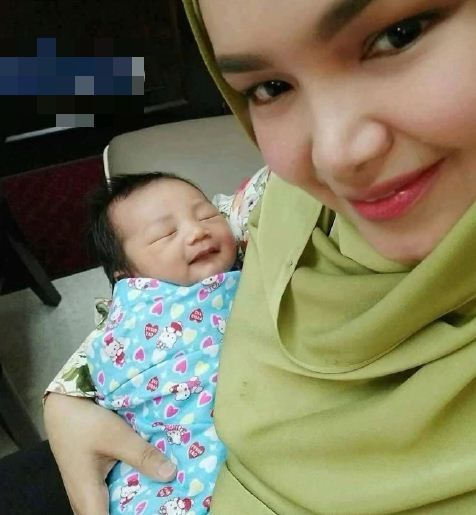 “Jangan Percaya Apa Yang Tersebar!” – Pengurus Datuk Siti Kesal Gambar Datuk Siti Bersama Bayi Disalahguna?