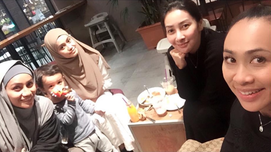 “Sesuatu Sangat” – Netizen Rasa Pelik Kenapa Nazia Mustafar Atur Pertemuan Intan Liana Dan Rita Rudaini..