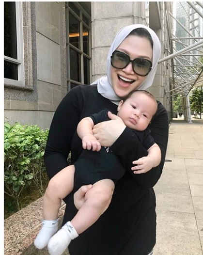 “Alahai Geramnyer Kiter Tengok Baby Kembar Dia Nie,Macam Muka Mak Dialah”-Netizen Tak Puas Tengok Bayi Kembar Zizie Izette Yang Comel Ini