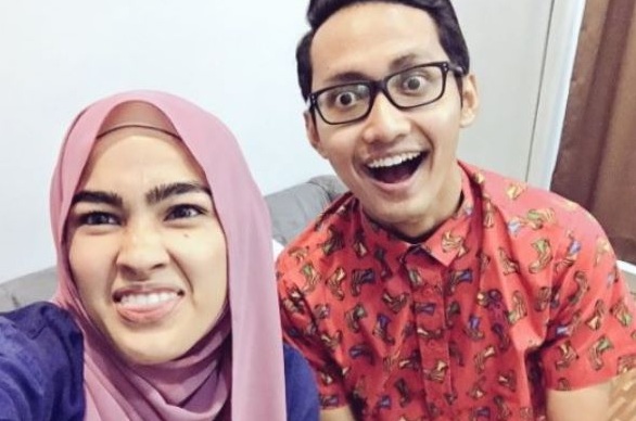 “Kesian Elfira,Sejak Putus Tunang,Ramai Betul Kecam Bila Dia Rapat Dengan Mana2 Lelaki”-Netizen Tidak Berhenti Beri Kecaman Pada Elfira Sejak Putus Tunang