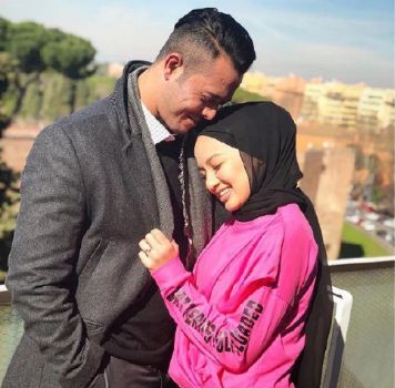 [VIDEO] “Hai Sayang! Sayang Rindu Abang Tak??” – Bersemut Habis Drama Zul Ariffin Di Malam AME18 Sampai Neelofa Nak Terjatuh!