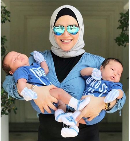 “Alahai Geramnyer Kiter Tengok Baby Kembar Dia Nie,Macam Muka Mak Dialah”-Netizen Tak Puas Tengok Bayi Kembar Zizie Izette Yang Comel Ini