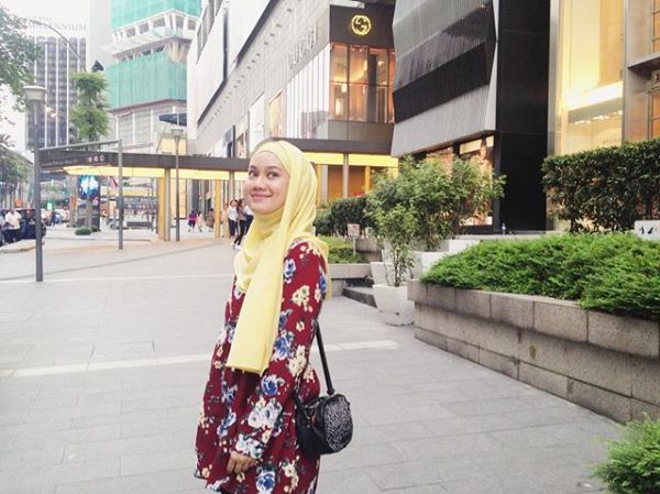 Persis Wawa Zainal, 8 Foto Anak Gadis Pelakon Gerak Khas Yang Mampu Bikin Hati Lelaki Cair!