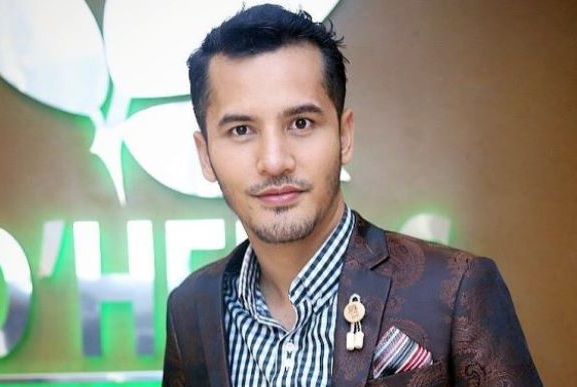 “Aku Ingat Aku Sorang Je Perasan Bibik Dia Yg Nie Cantik”-Netizen Puji Bibik Baru Ds Aliff Nampak Cantik,Muda Dan Berkulit Menawan