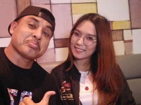 “Kami Gaduh Ketika Buat Instagram Live…” – Mengaku Hubungan Di Ambang Perpisahan, Cinta Erry Putra, Fara Hezel Tak Direstui Keluarga?