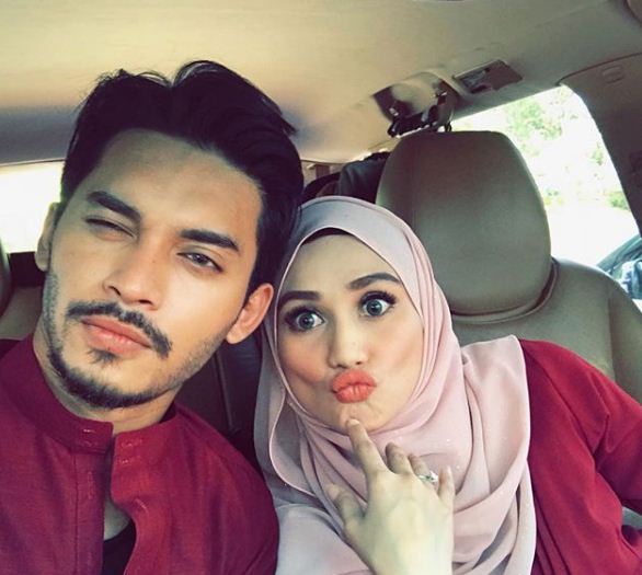 [VIDEO] “Isteri Comel, Suami Kelakar!” – Hampir 700K Tontonan, Gelagat Aeril Zafrel Dan Wawa Zainal Cakap Sabah Bikin Terhibur!