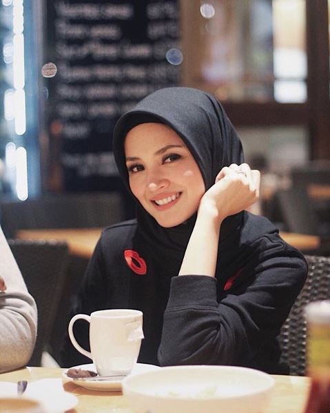 “Saya & Fazura Dah Lama Tak Jumpa Jadi Apabila Kami Bertemu Di Tempat Awam Kami Jadi Teruja”-Fattah Amin Minta Maaf & Perjelaskan Aksi Manja