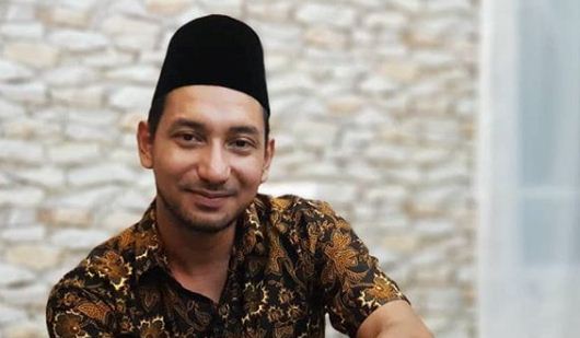 “Sakit Saya Hilang Bila Tengok Gambar Ni..” – Amboiii! Bersemut Habis Bila Zizan Razak Tujukan Pickupline Untuk Mira Filzah!