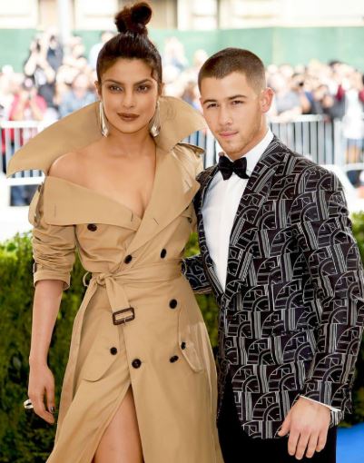 Walaupun Beza Umur 10 Tahun, Nick Jonas & Priyanka Chopra Dikatakan Bercinta?