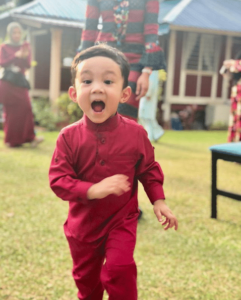 [VIDEO]”Sedap Betul Date! Makan Sampai Tak Sedar Cendawan Tumbuh Di Dagu!”-Lebih 400K Tontonan, Mulut Yusuf Yang Comot Bikin Netizen Terhibur!