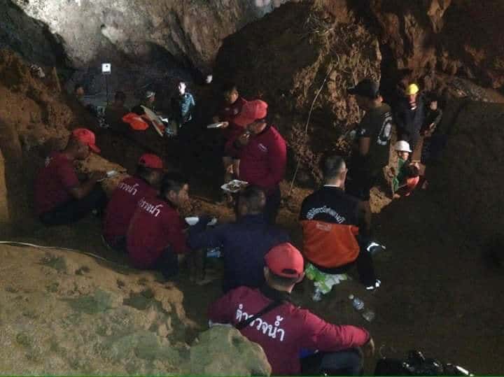 [GAMBAR] Pelbagai Halangan Berlaku, Ketika Proses Menyelamat 13 Orang Terperangkap Dalam Gua Tham Luang!