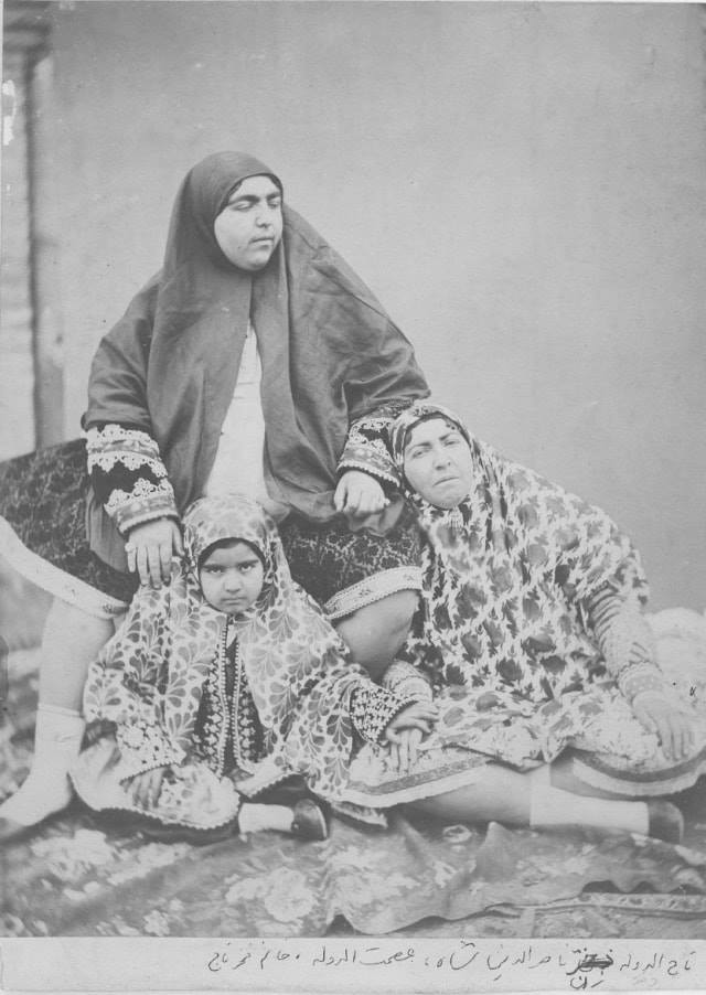 [GAMBAR] "Ini adalah Puteri Parsi yang..." - Wanita Berkumis Tanda Kecantikan Abad Ke-19 Di Persia 5