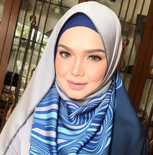 [VIDEO] “Fuh! Sebijik Aihhh… 3X Ulang Tengok…”- Lebih 100K Tontonan, Dato’ Siti Nurhaliza Memiliki Kembar Seiras?