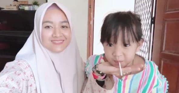 VIDEO] “Comel Gilaaaa. Paling Comei Pernah Tengok Count Ni”- Hari-Hari Comel! Telatah Maream Bersama Omma Dipuji Netizen!