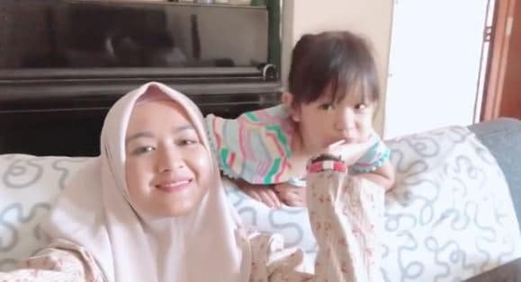 VIDEO] “Comel Gilaaaa. Paling Comei Pernah Tengok Count Ni”- Hari-Hari Comel! Telatah Maream Bersama Omma Dipuji Netizen!