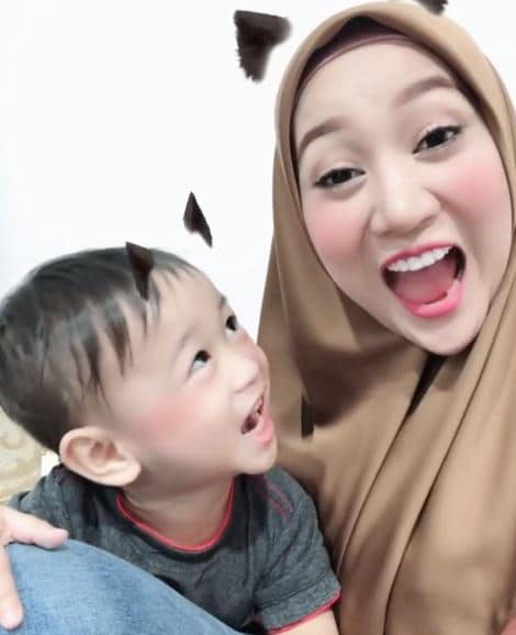 [VIDEO] “Gatalnya Bunyi Meoww Aisy Mateen”- Raih Lebih 140K Tontonan, Telatah Anak bersama Yana Samsudin Dipuji Netizen!