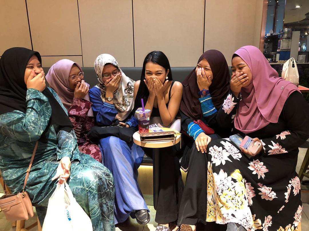 “Hehe Semua Dah Tutup Litup” – Gambar ‘Reunion’ Sharifah Sakinah Jadi Perhatian?