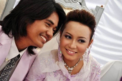 Sampai Nak Sondol Orang, Ucapan Anniversary Isteri Lan Solo Siap Pakej Warning! 7