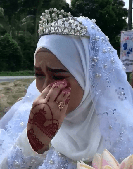 Tak Pernah Berjauhan Selama 26 Tahun, Pengantin Hampir Tinggalkan Majlis Kahwin