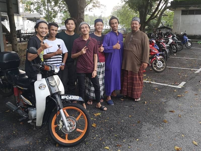 Berkat Subuh Di Masjid, 35 Biji Motor Dihadiahkan Minyak Hitam Percuma