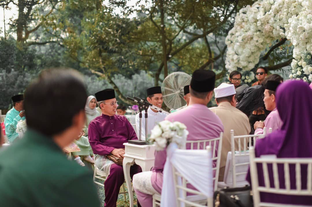 [FOTO] Impian Sejak Kecil, Lelaki Ini Cetus Idea Tema Nikah ‘Garden Wedding’!