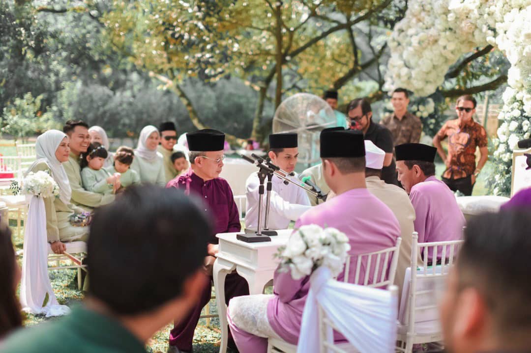 [FOTO] Impian Sejak Kecil, Lelaki Ini Cetus Idea Tema Nikah ‘Garden Wedding’!